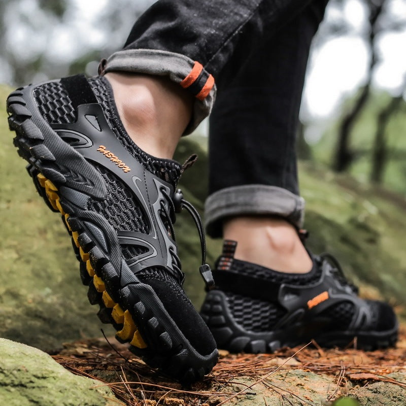 Outdoor hiking shoes